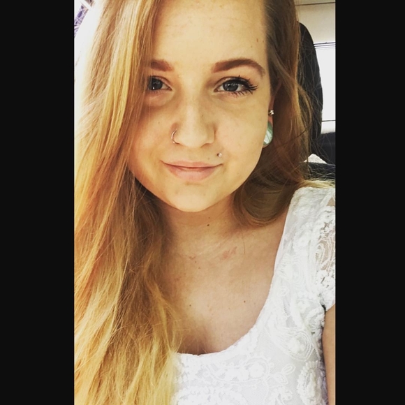 Meet your Posher, Haley - Picture 1 of 1